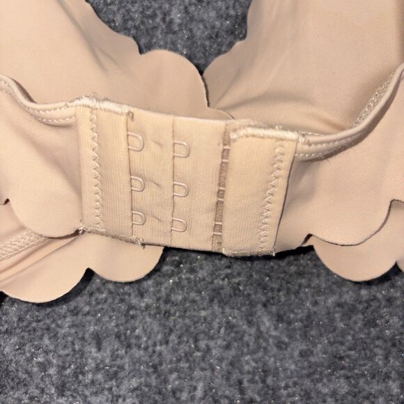 Anthropologie Scalloped Edge Bra in Nude - Picture 5 of 7